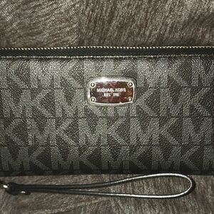 Michael Kors Vintage Wallet